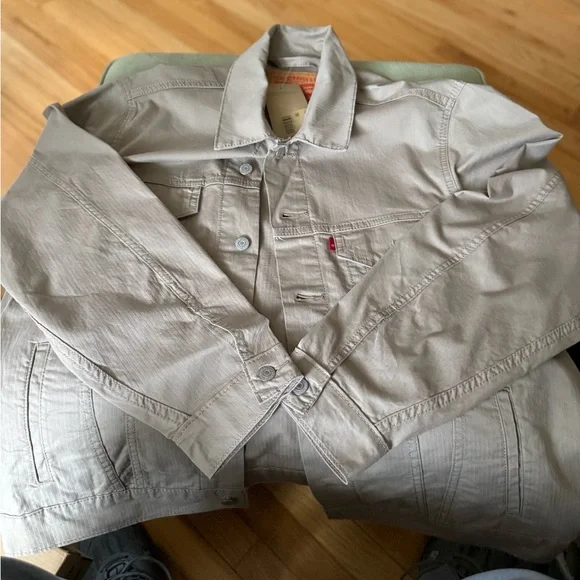 Levis trucker jacket. Mens size large. Brand new with tags - Picture 6 of 7